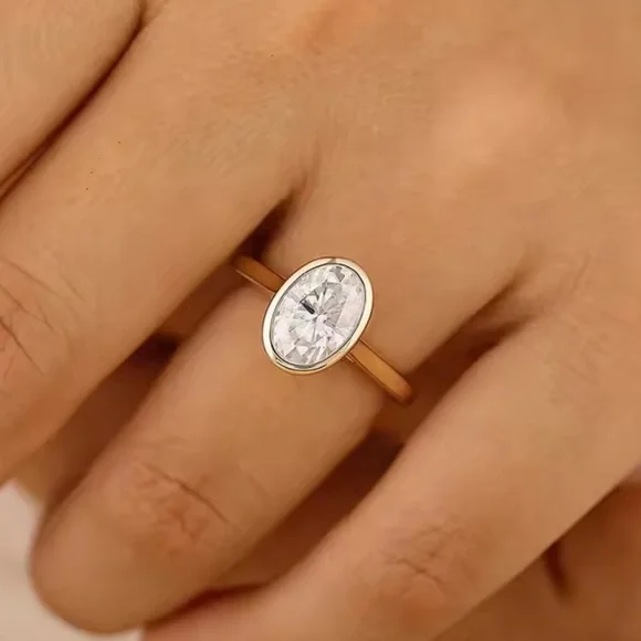 18kt 2ct Oval Cut Ring - Picture 5 of 11